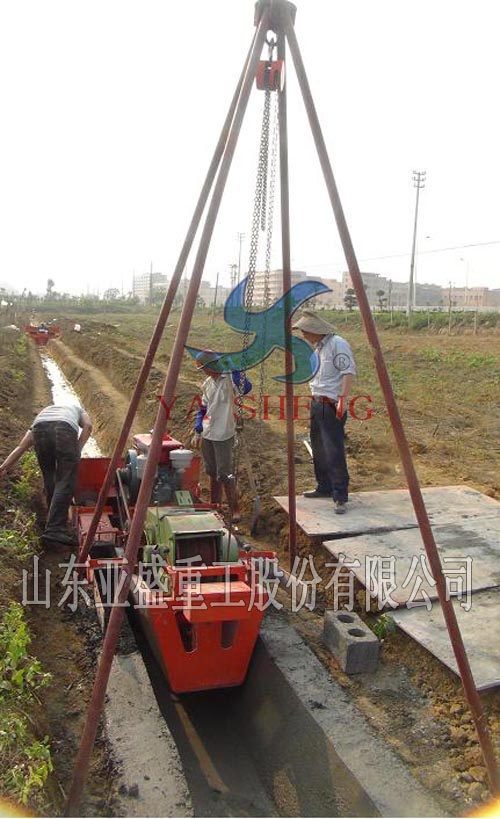 甘肅嘉峪關客戶使用現(xiàn)澆式成型機生產作業(yè)